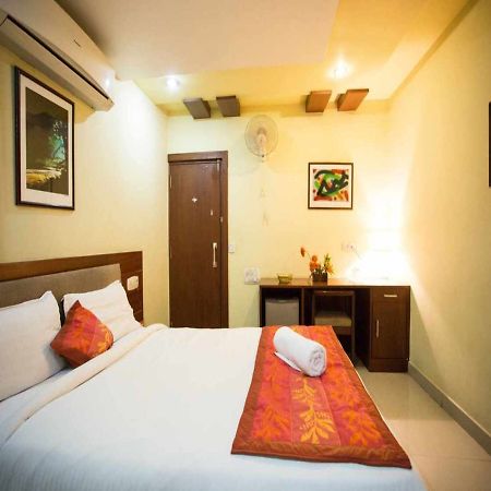 Hotel Sri Madhura Inn Хайдарабад Экстерьер фото