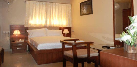Hotel Sri Madhura Inn Хайдарабад Экстерьер фото