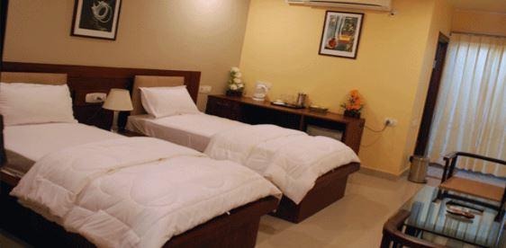 Hotel Sri Madhura Inn Хайдарабад Экстерьер фото
