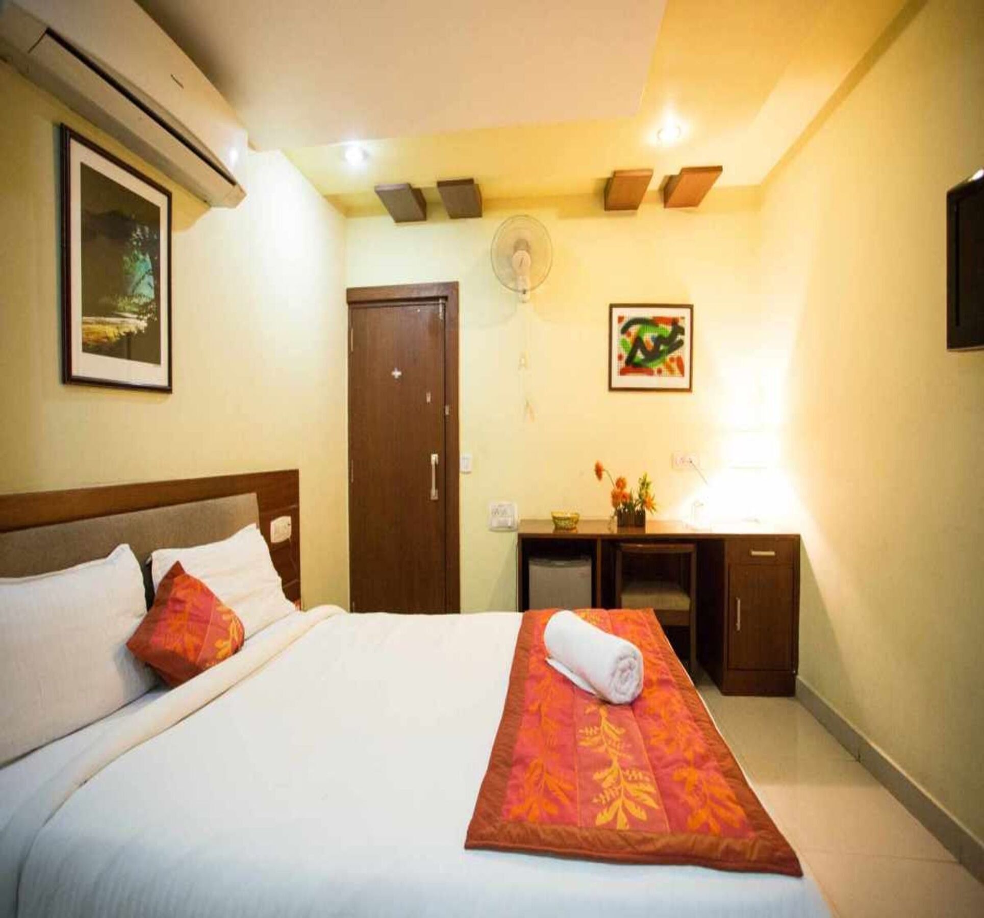 Hotel Sri Madhura Inn Хайдарабад Экстерьер фото